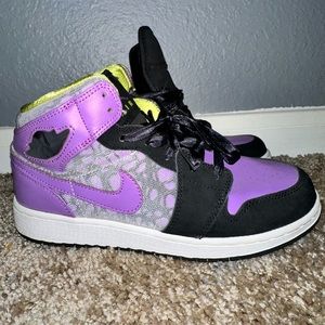 Air Jordan Mid Purple